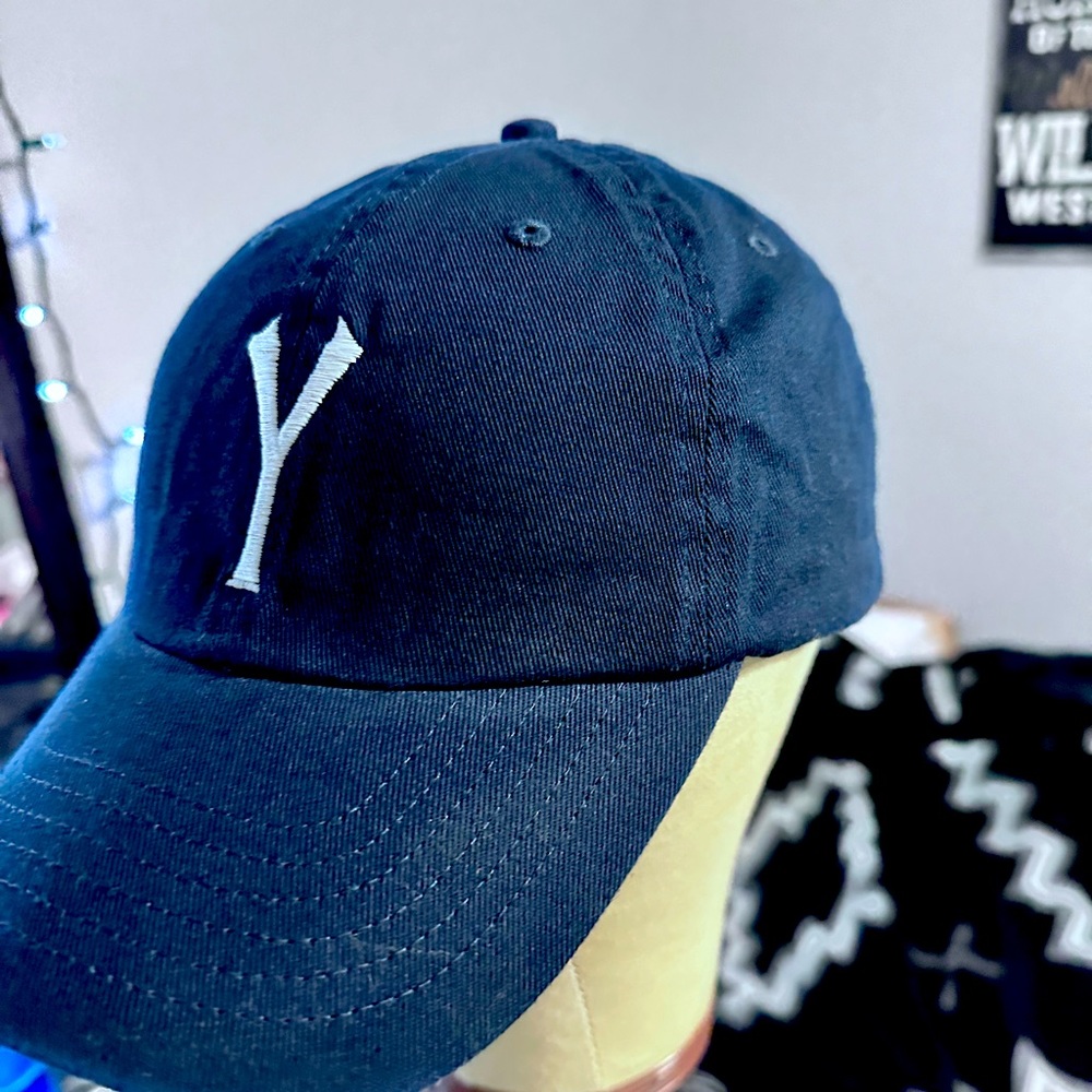 Yashua, Christian hats